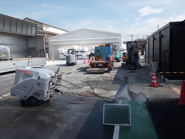 舗装版破砕工の作業風景