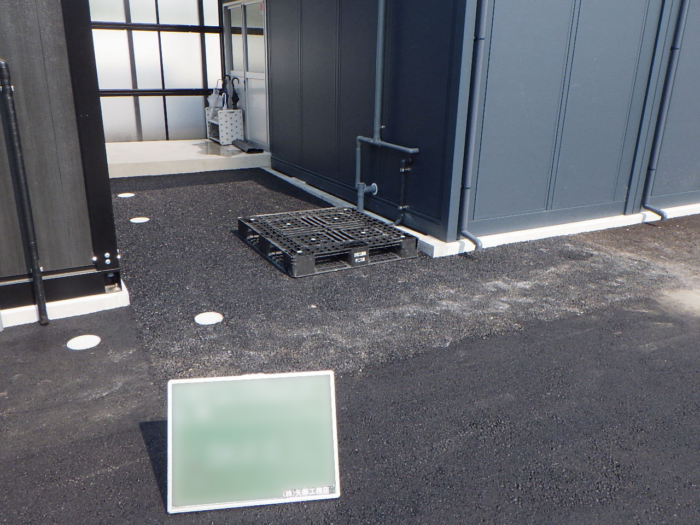 舗設完了後の建物出入口付近