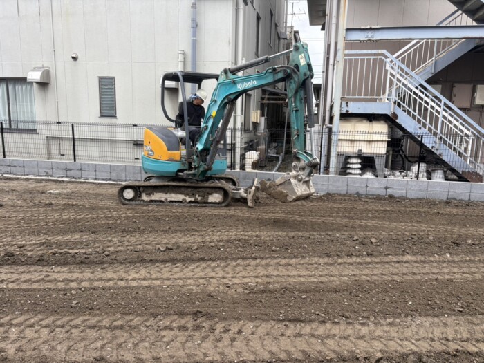 富士市鈴川地先スーパーO店駐車場路床工整形作業